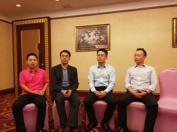 HLD光源投影怎么樣？英士廣州渠道會(huì)人氣爆棚二度加座